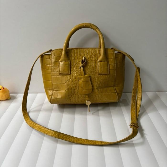 TAS SLING TOP HANDLE PESTA WANITA KULIT ASLI DEFAYE BLACK SECOND BRANDED YELLOW / TAS SELEMPANG MINI
