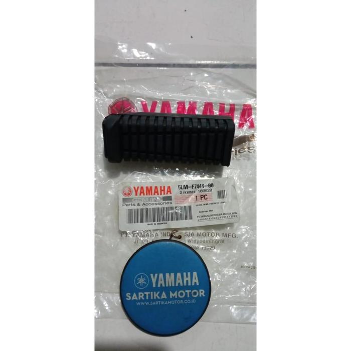 Original Cover, Rear Footrest (T105) Sebelah Kanan Yamaha Xeon Karbu