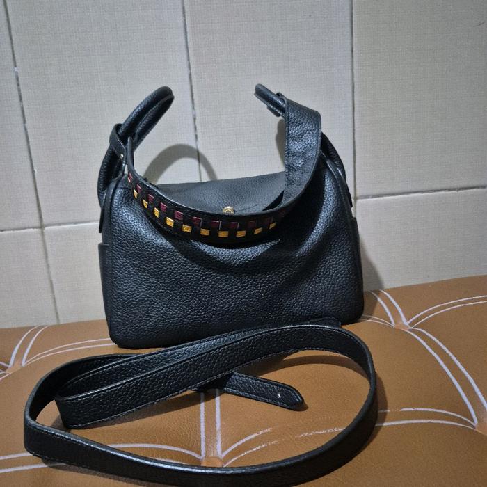 Tas Lindi Kulit Asli Warna Hitam