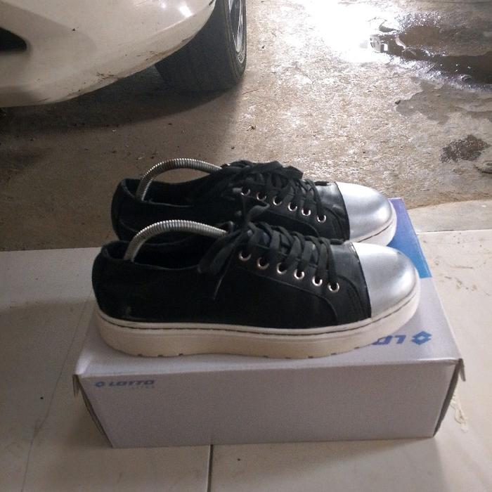 sepatu second branded docmar / dr martens size 42 original authentic