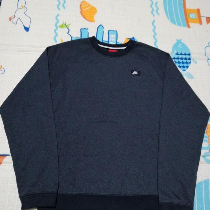 Jaket Sweater Crewneck merk NIKE bekas second preloved