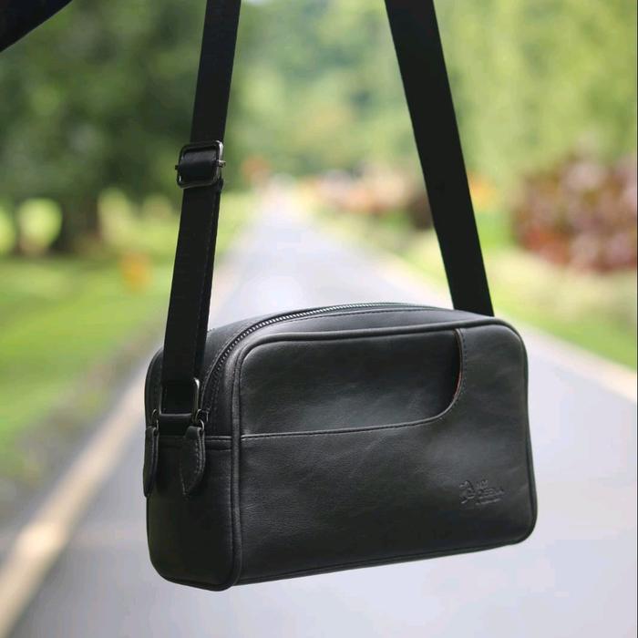 Tas selempang merk Auriga