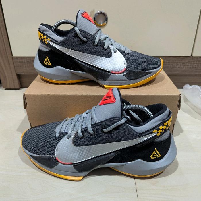 sepatu Nike zoom freak 2 TAXI preloved size 41