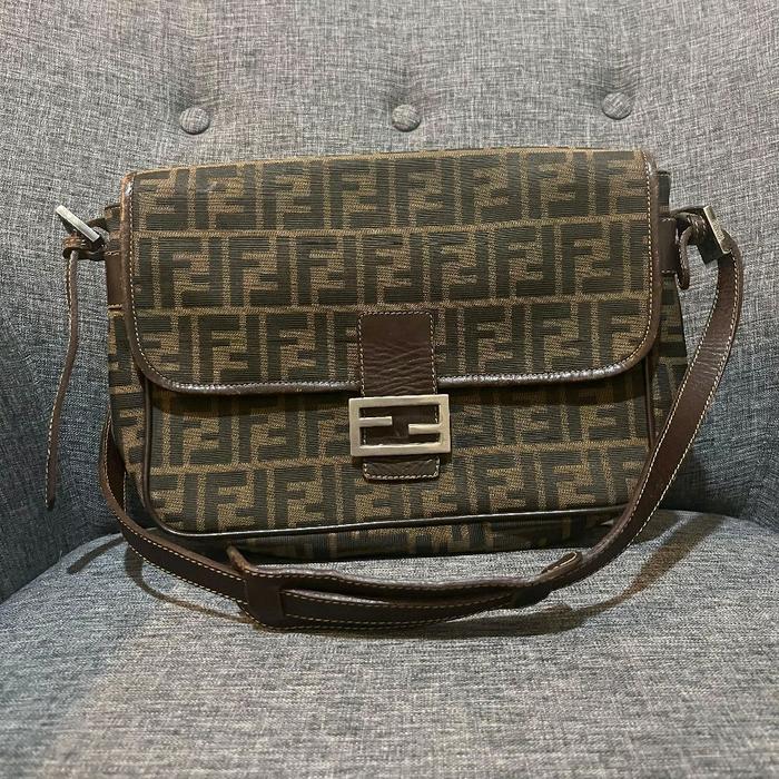 FENDI Baguette FF Shoulder Canvas Medium - Monogram Brown - Pristine