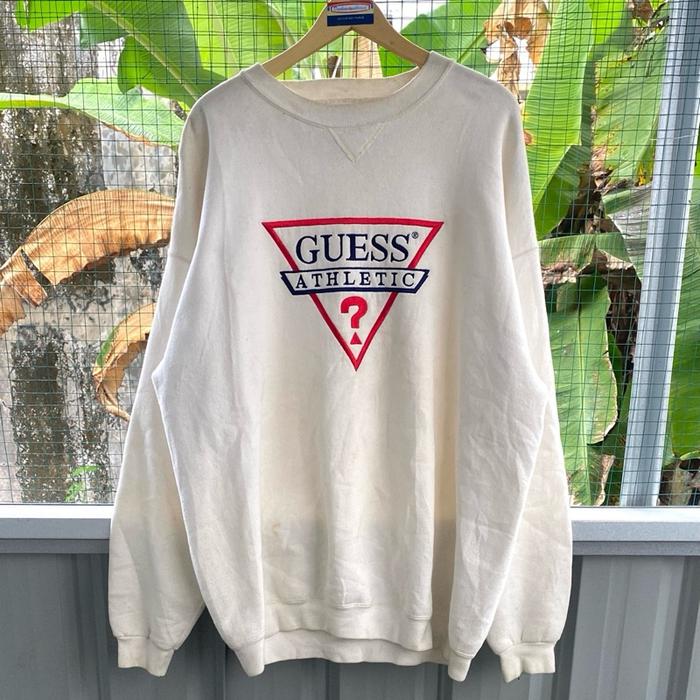 crewneck cn sweatshirt sweater atasan Pria wanita Guess sport athletic big logo Vintage 90s putih ov