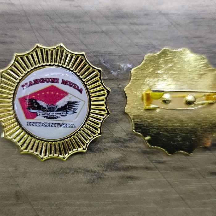 Pin bros logo Manguni Muda Indonesia MMI