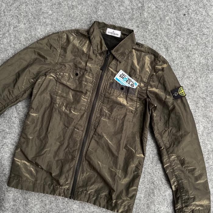 Stone Island Jaket Overshirt Junior Pria Original Produk dengan Desain Stylish dan Nyaman,Pulau Batu