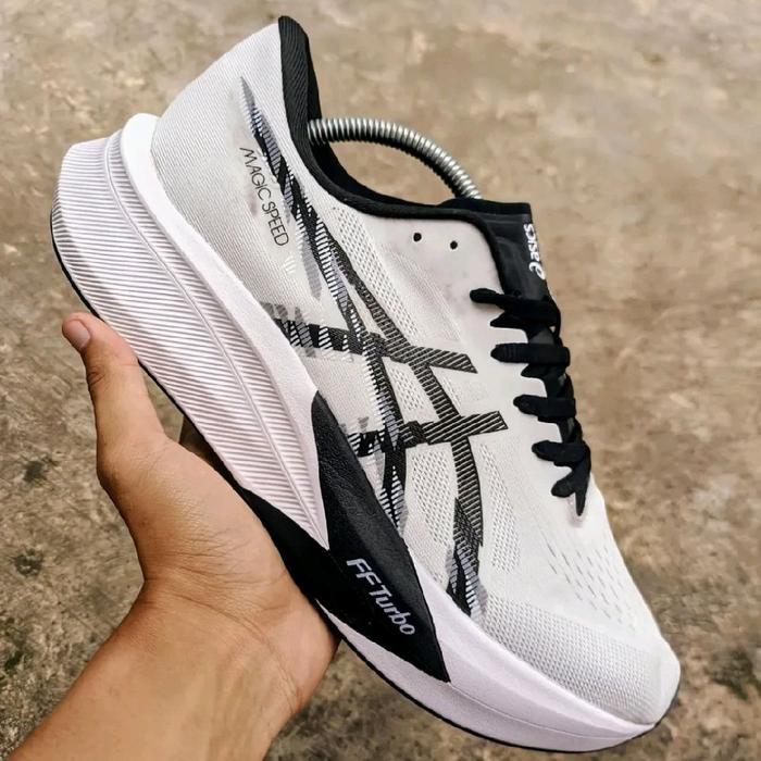 Asics magic speed ' size 44