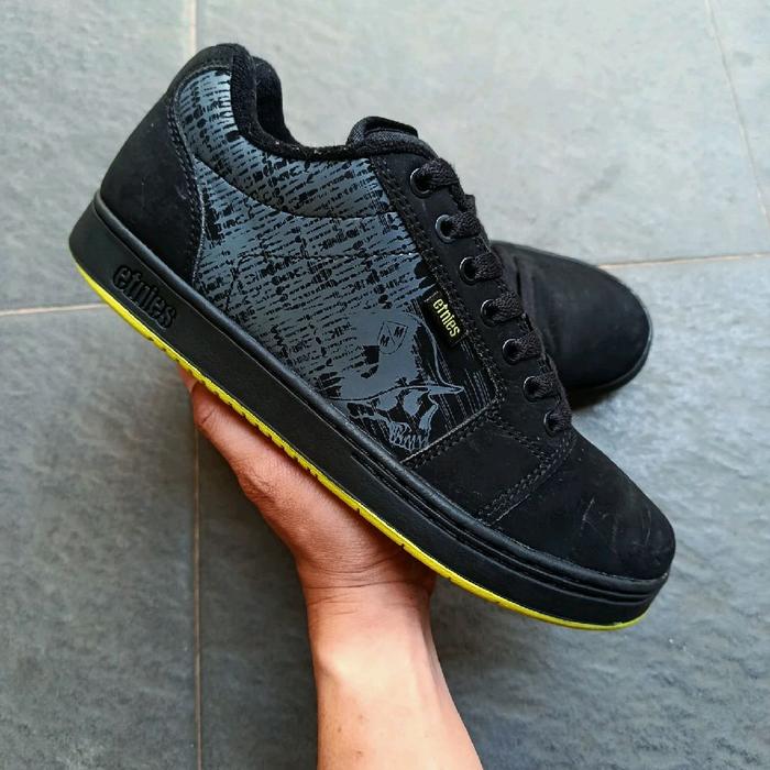 sepatu etnies x metal mulisha