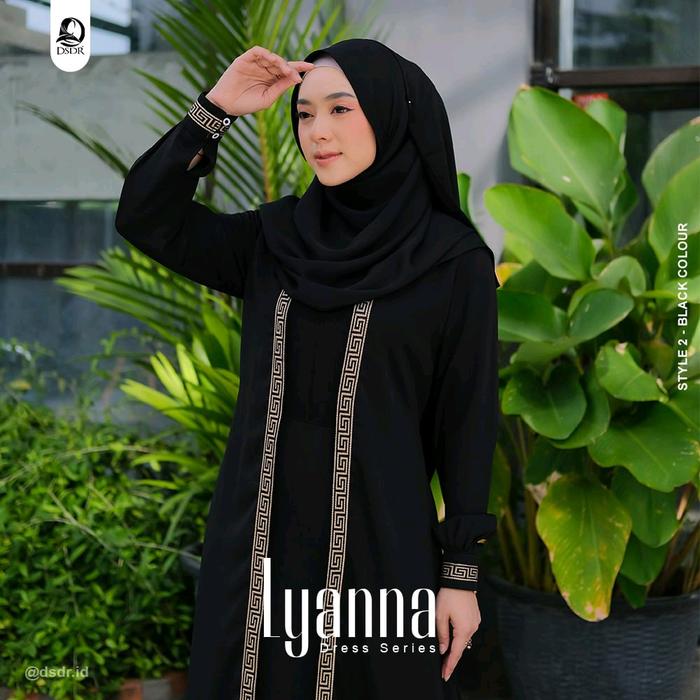 Lyanna series by DSDR, Gamis hitam