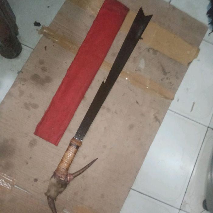 mandau Tua Iban tangkit dayak Kalimantan Tua kuno asli
