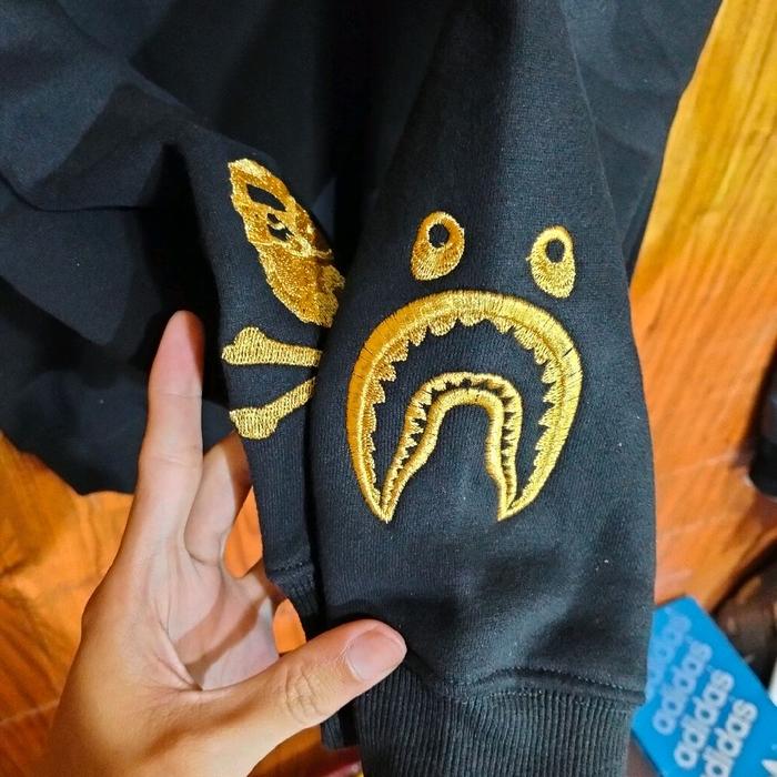 CREWNECK A BATHING APE BORDIR