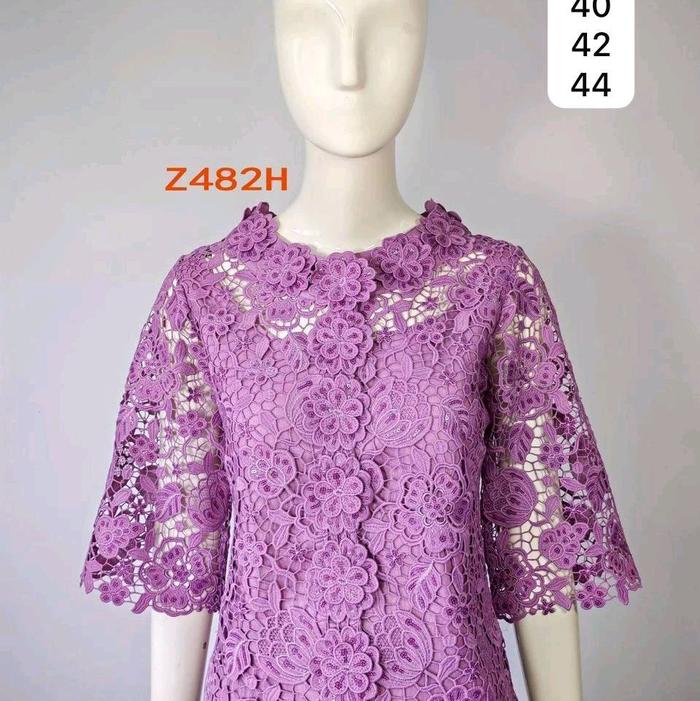 PINK BOUTIQUE Made in Thailand Full Brokat  Lingkar dada:  38 = 98cm 40=  100 cm  42 = 104 cm  44 = 