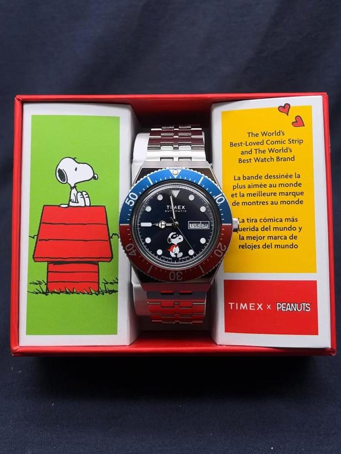 Timex M79 X Peanuts TW2W47500 Automatic Blue Dial Stainless Steel Strap