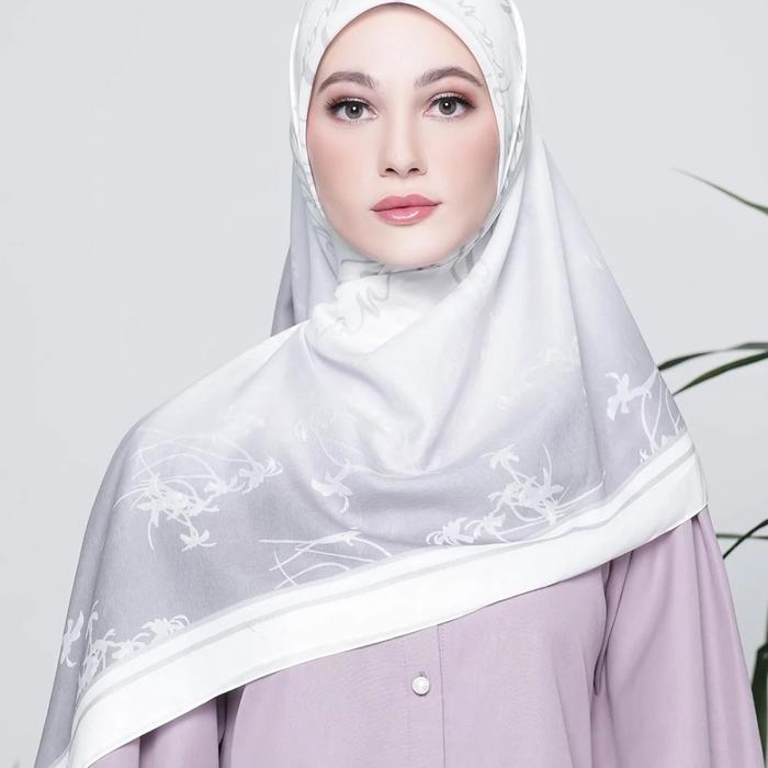 MANDJHA Floral Fancy Grey Scarf by IVAN GUNAWAN - Hijab Jilbab Segi Empat Motif Gradasi Putih Silver