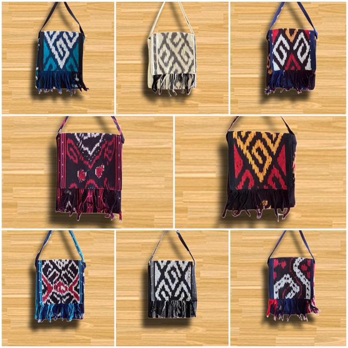 Tas Selempang Tenun Mini Etnik Lombok Toraja dengan Penutup Wanita Motif Khas Ukuran Simpel Cocok un