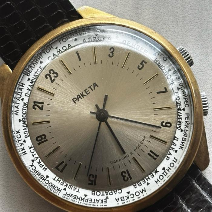 Jam Tangan Vintage RAKETA 24 Hours World Time Mesin Manual Winding kondisi bagus dan normal