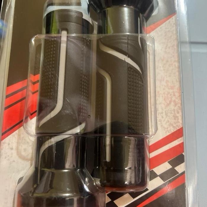 Handgrip Tanpa Djalu Motor dengan Desain Ergonomis dan Grip yang Nyaman untuk Pengendara Motor