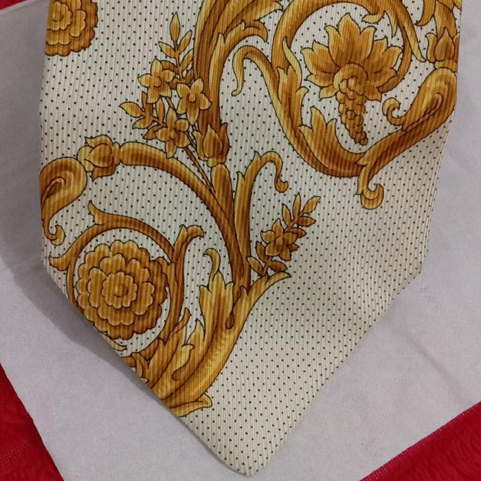Gianni Versace Tie/Dasi Pria Preloved Kondisi Baru Motif Elegan & Desain Klasik