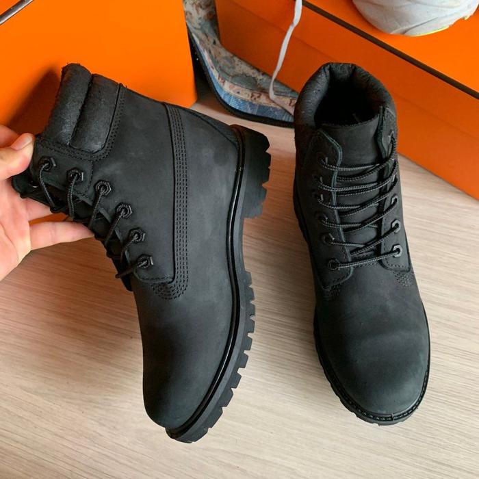 Timberland Linden Woods 6-Inch Waterproof Boots are crafted with premium leather, feature seam-seale