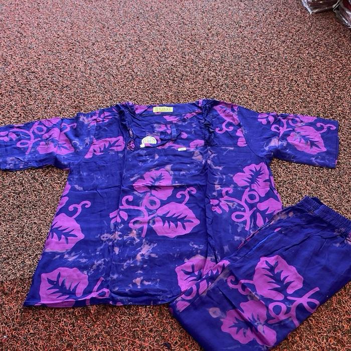 Setelan batik merek Sunan Tulis