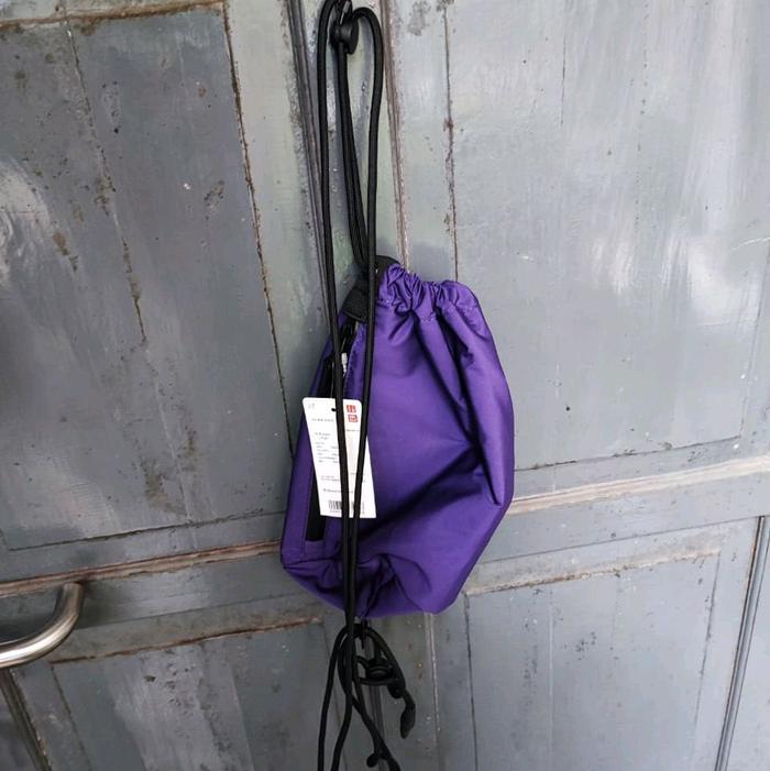 Mini Drawstring Bag Tas Mini Serut Uniqlo Buat Nonton Konser