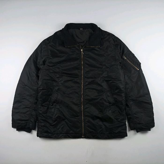 Uniqlo bomber tebal size XL G095