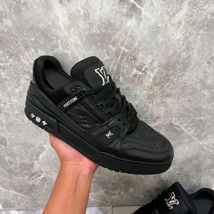 Sepatu LOUIS VUITTON TRAINER Original Sneakers Casual Formal bekas second prelov Authentic