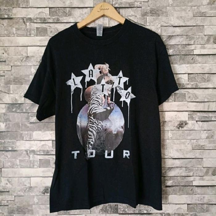 ( size L ) kaos latto concert tour 777 shirt band singer hip hop music