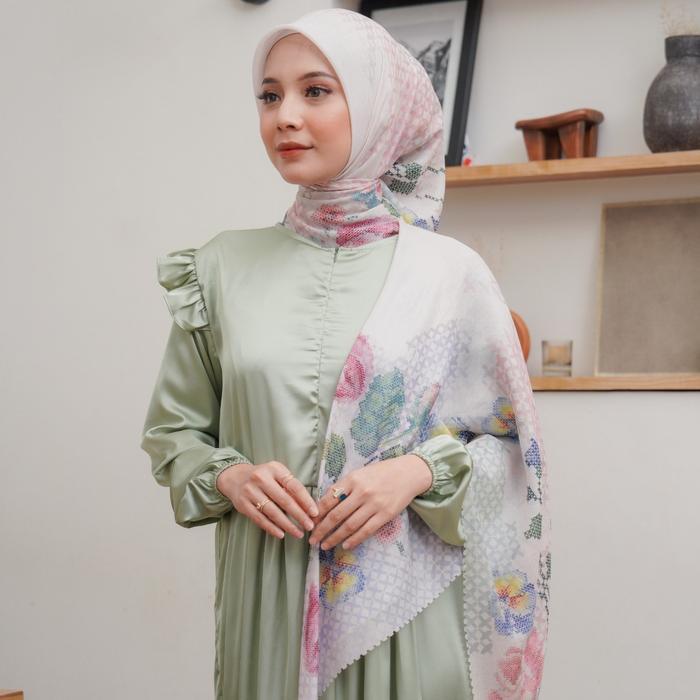 Radwah - Fitri Scarf - Hijab Wanita Muslim - Kerudung Voal Square / Segi Empat