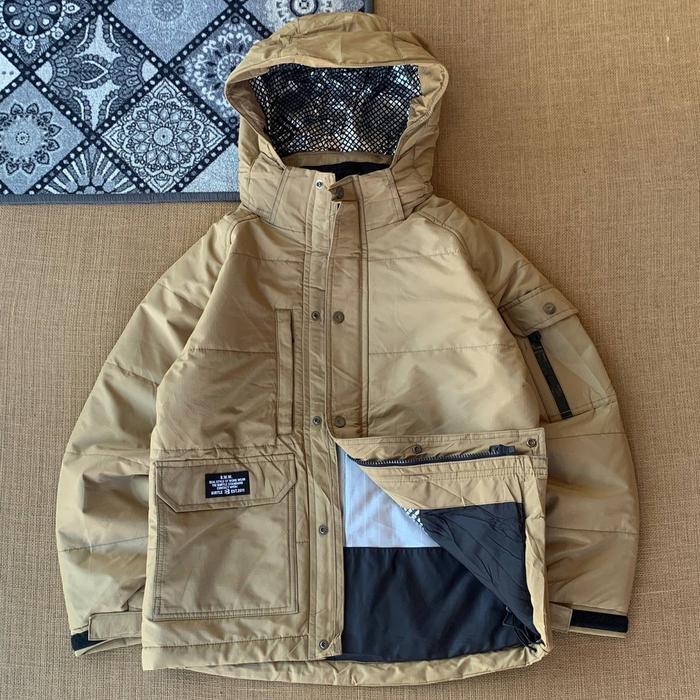 jaket Burtle size S (seperti baru) 100% original 250826F