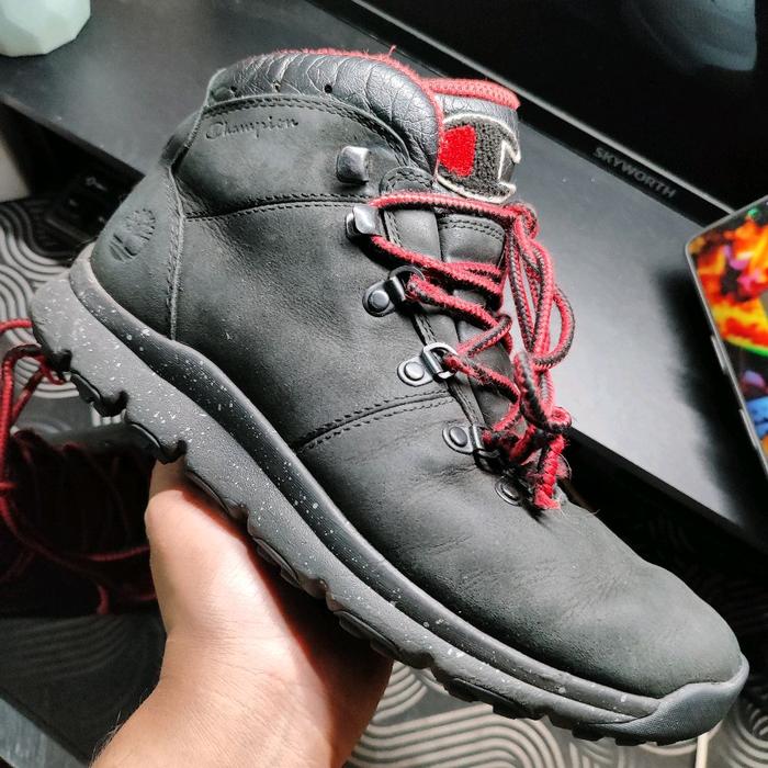 Sepatu Timberland x Champion World Hiker size 42 Bekas Second Preloved