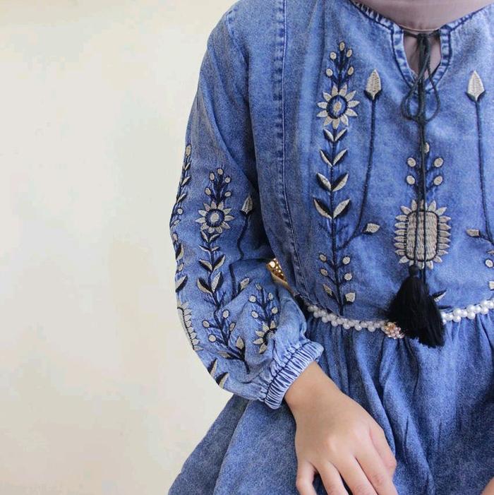 LESHIA LEVIS DRESS GAMIS OUTFIT MUSLIMAH CANTIK ELEGAN Formal Ceruty Nyaman Semi Wanita Baju Dewasa 