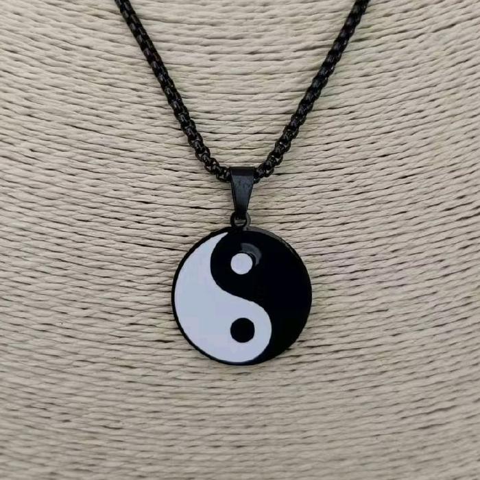 Kalung Titanium Liontin Ying Yang Desain Unik dan Elegan untuk Penampilan Anda
