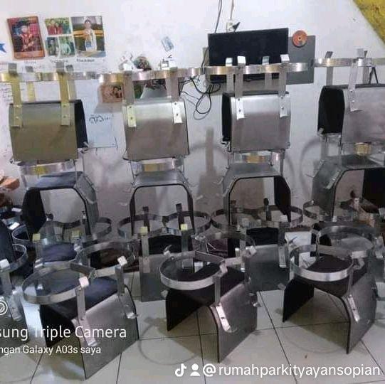 Keranjang Gas Kapasitas 10 dan Galon untuk motor " FREE TATAKAN BESI UNTUK TABUNG GAS"