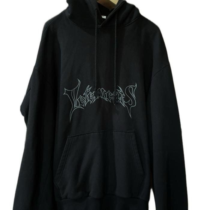 Vetements Metal Logo Hoodie Hitam XL
