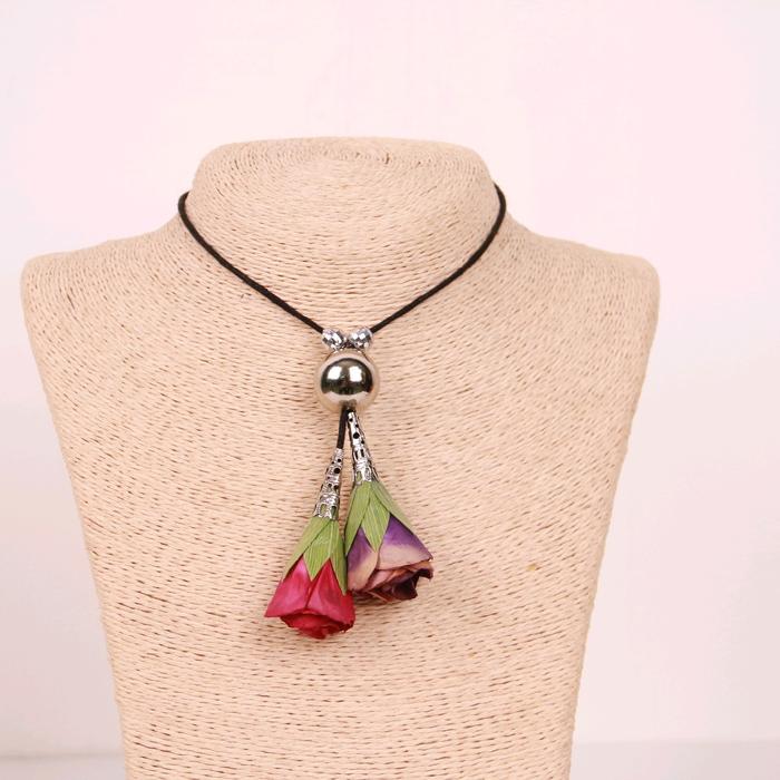 kalung calatea kembang kamonesan/ kalung dari bunga calatea kering