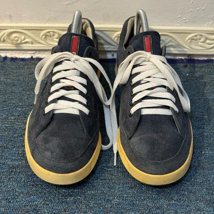 Sepatu sneakers prada original