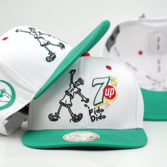Topi Snapback 7Up  Gambar