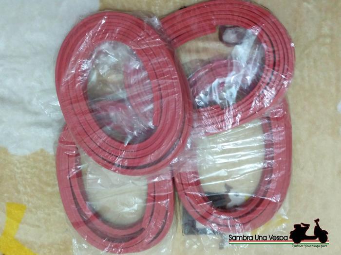 Karet List Lis Dek Triplang Lantai Vespa Super Sprint PTS VBB Merah
