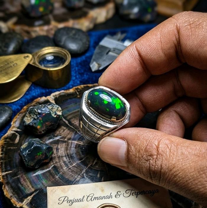 Kalimaya Afrika Ethiopia Ring 9 Monel Dimensi 17x9 Batu Permata & Akik Alami Asli