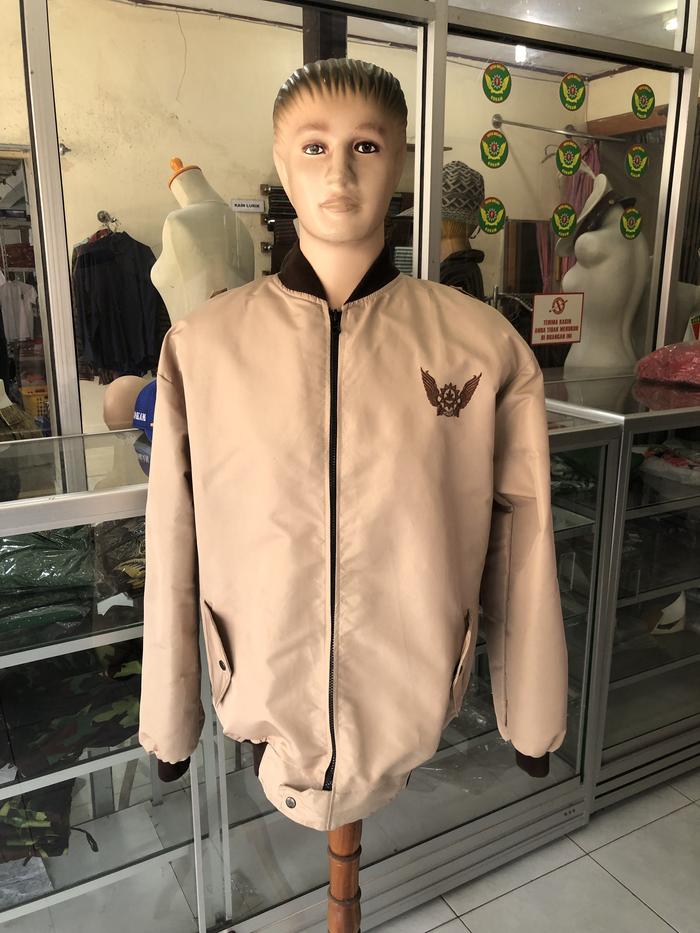 Amanat Perkasa-Jaket Bomber Warna Cream Kokam