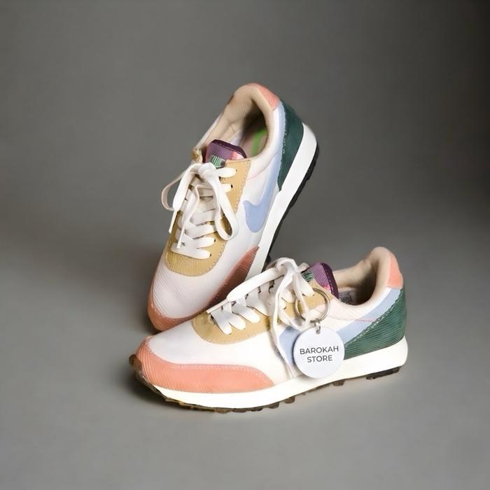 SEPATU NIKE WOMENS DAYBREAK CORDUROY ORIGINAL