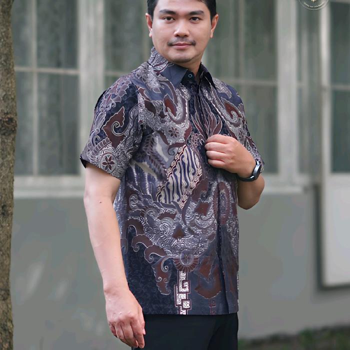 Batik Eyang Putri- Kemeja Katun Lengan Pendek