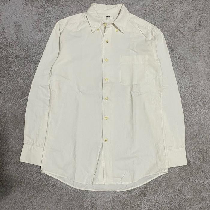 Kemeja Corduroy Putih Uniqlo