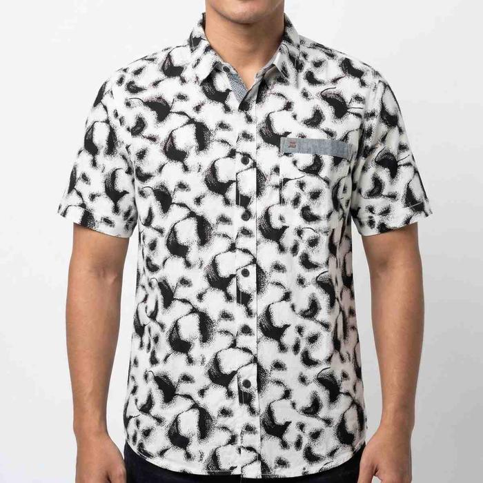 Emba Kemeja Motif Pria Lengan Pendek – Batik Stylish, Nyaman, dan Siap Tampil Rapi