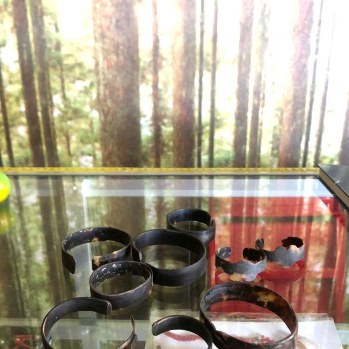 gelang sarak besi putih asli biak dan gelang kulit penyu anak anak serta dewasa
