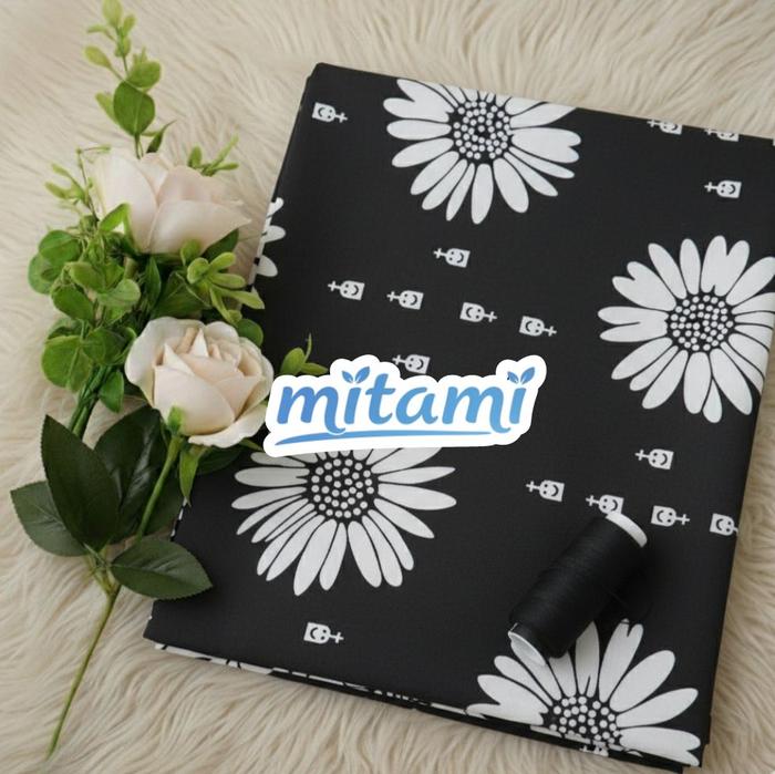 Kain Satin Motif Bunga Daisy Hitam Putih – Bahan Jahit Dress, Blouse, Gamis (Harga Kain Per½ Meter)
