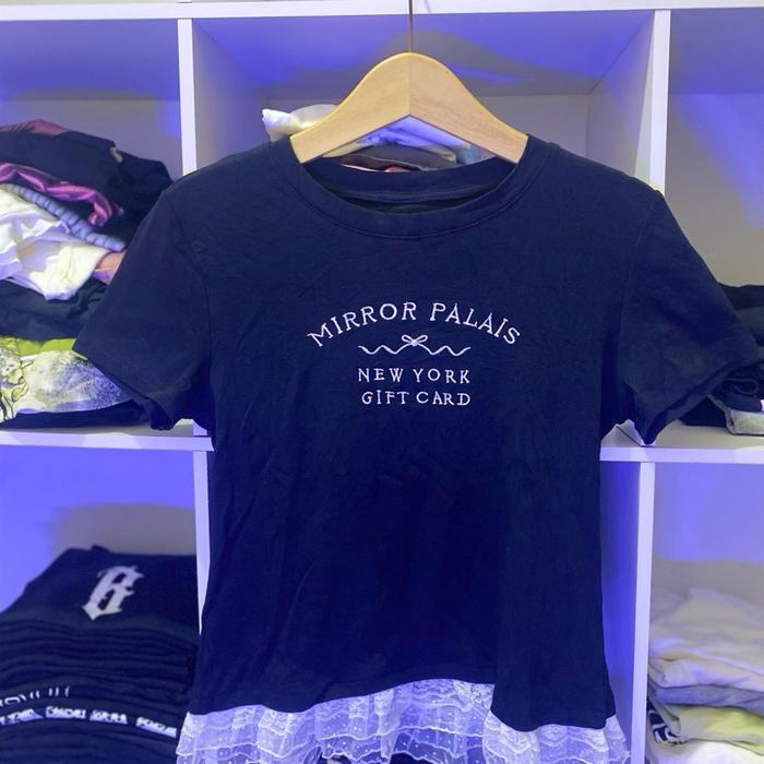 Mirror Palais Atasan Wanita Croptop Model Renda Renda New York Gift Card