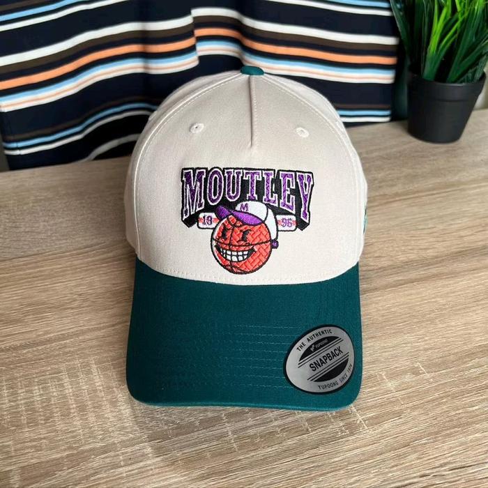 Topi Moutley Original Terbaru Yupoong Authentic Snapback